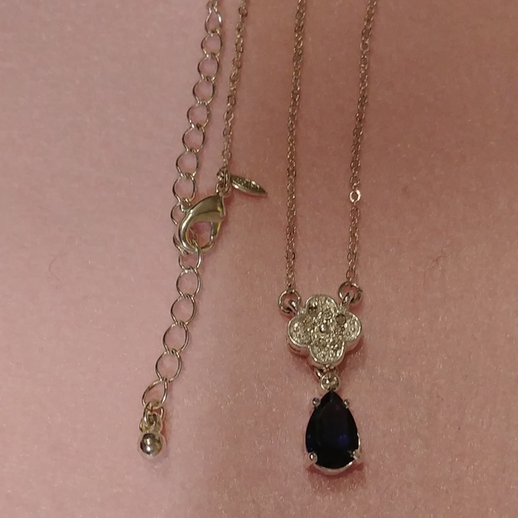 NWOT AVON SH Faux Silver/ Saphire Pendant - Picture 6 of 6